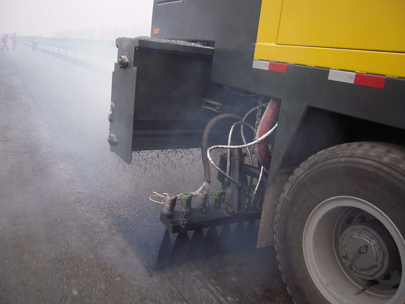 碎石封層施工現場